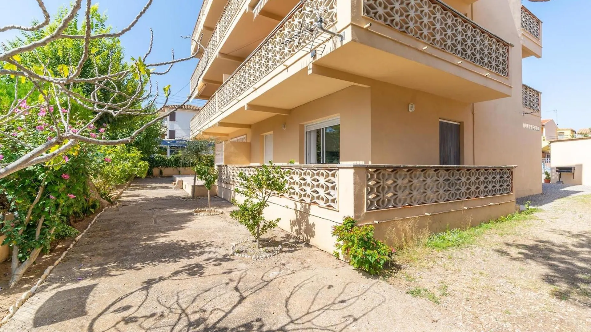 Apartment With Views In Costa Brava L' Escala